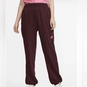 Nike Women' s Burgundy Crush Loose Fleece Dance Trousers Sz Sm Petite
